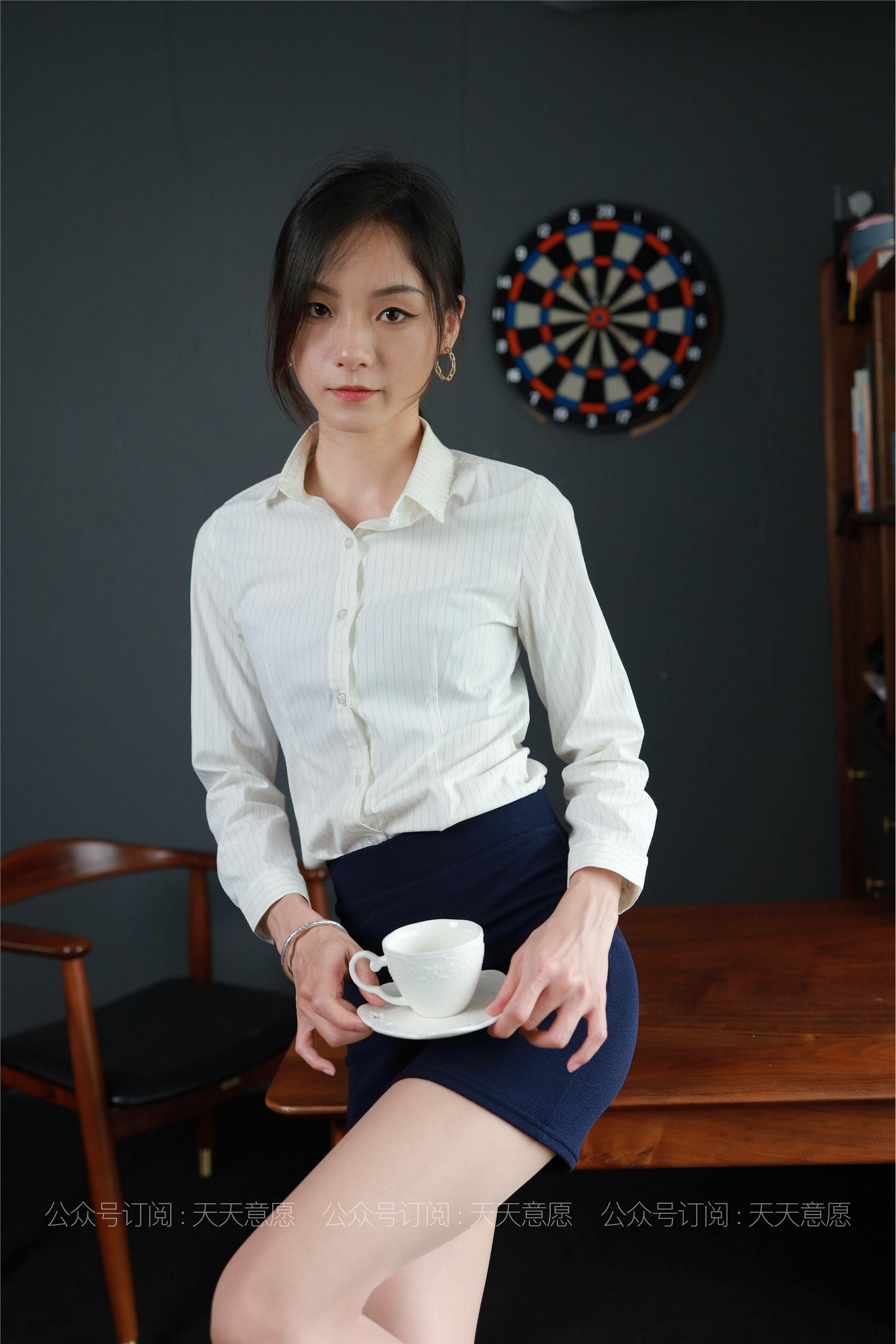 Model: Siu (Hot Secretary)